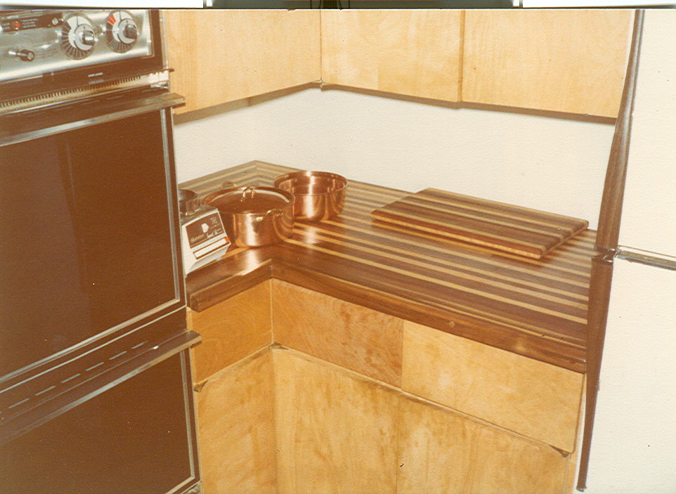 911kitchen1.jpg